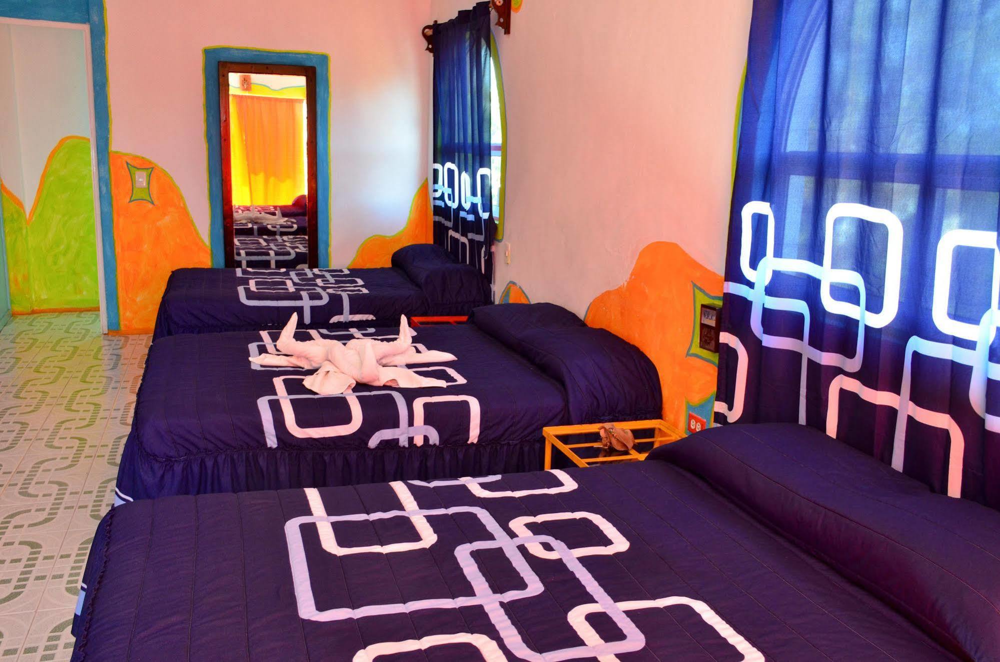 Adventure Experience Hotel Playa del Carmen Buitenkant foto